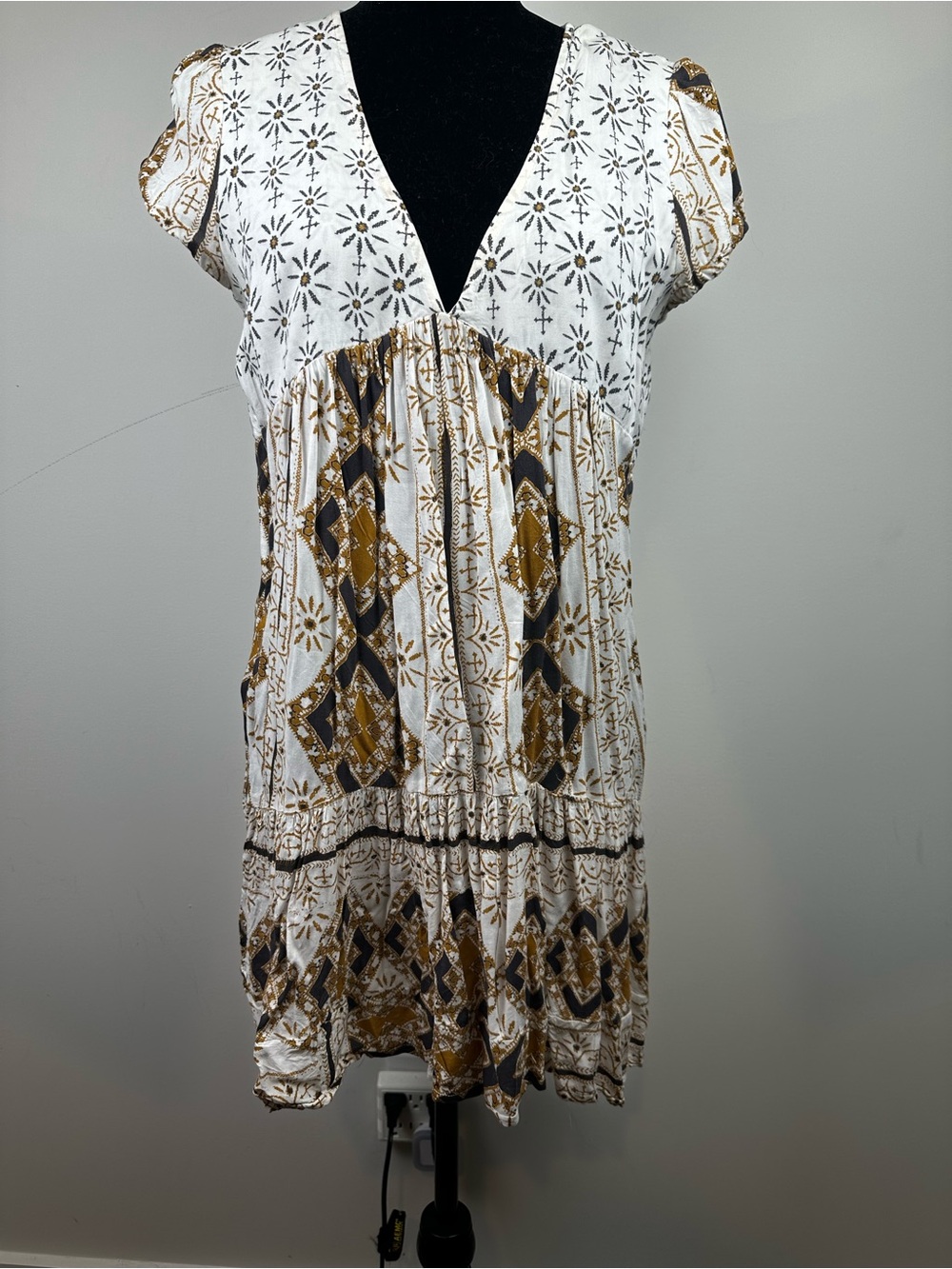 Boho V-Neck Printed Tunic Dress in White and Gold